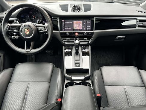 Used 2025 Porsche Macan image 14