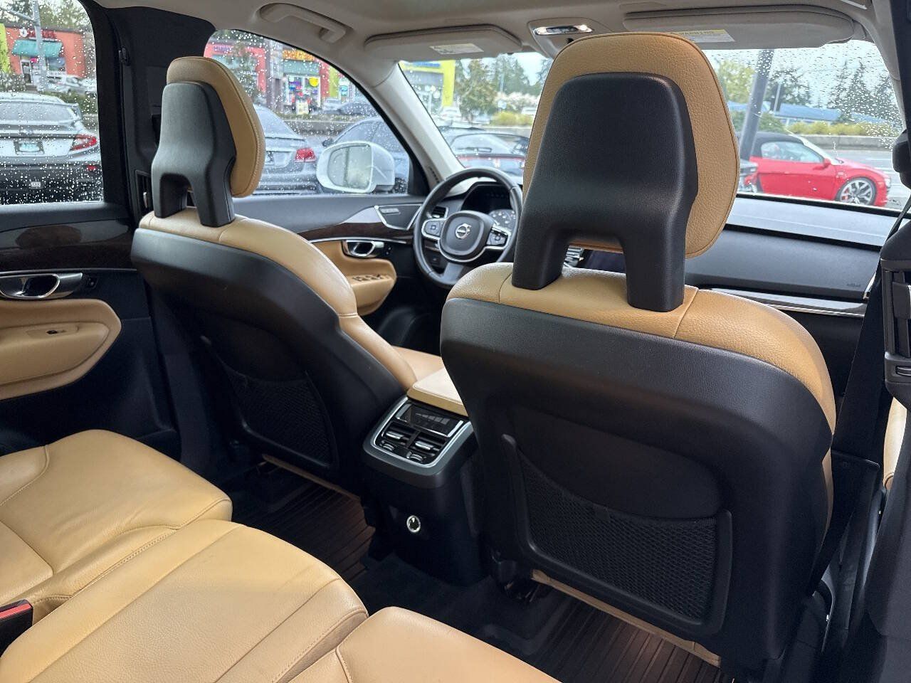 Used 2016 Volvo XC90 T6 Momentum w/ Momentum Plus Package AWD/4WD image 24