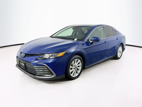 Used 2023 Toyota Camry LE FWD image 3