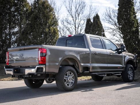 Used 2023 Ford F350 Lariat w/ FX4 Off-Road Package image 5