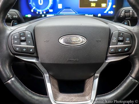 Used 2020 Ford Explorer Platinum w/ Premium Technology Package image 20