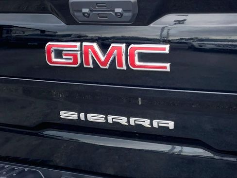 Used 2024 GMC Sierra 1500 SLT image 28