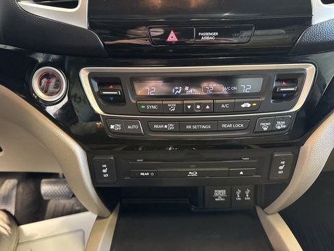 Used 2016 Honda Pilot Touring image 13
