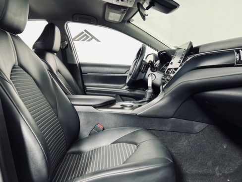 Used 2021 Toyota Camry SE image 15