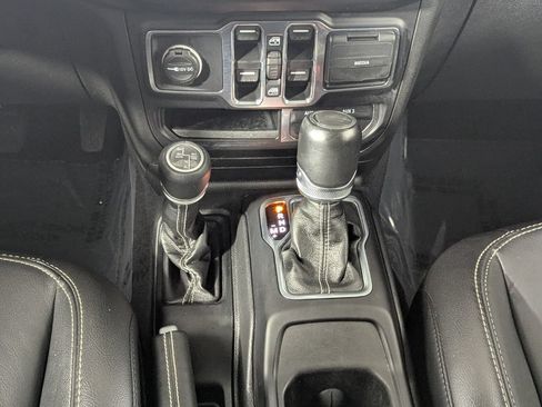 Used 2023 Jeep Wrangler Unlimited Sahara AWD/4WD image 23