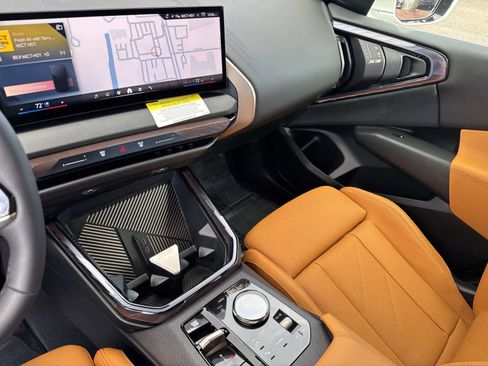 Used 2025 BMW X3 xDrive30i w/ Premium Package image 23