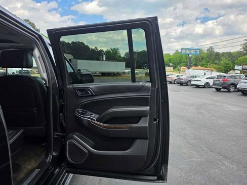 Used 2017 Chevrolet Suburban LT image 29