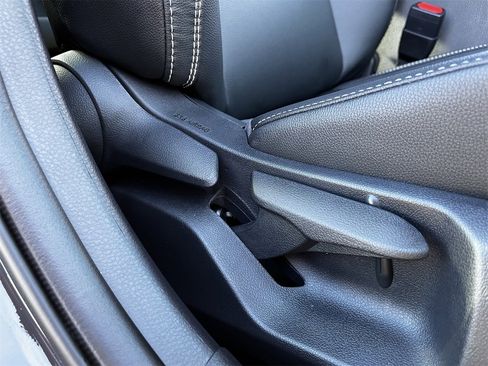 Used 2025 Toyota Camry SE image 25