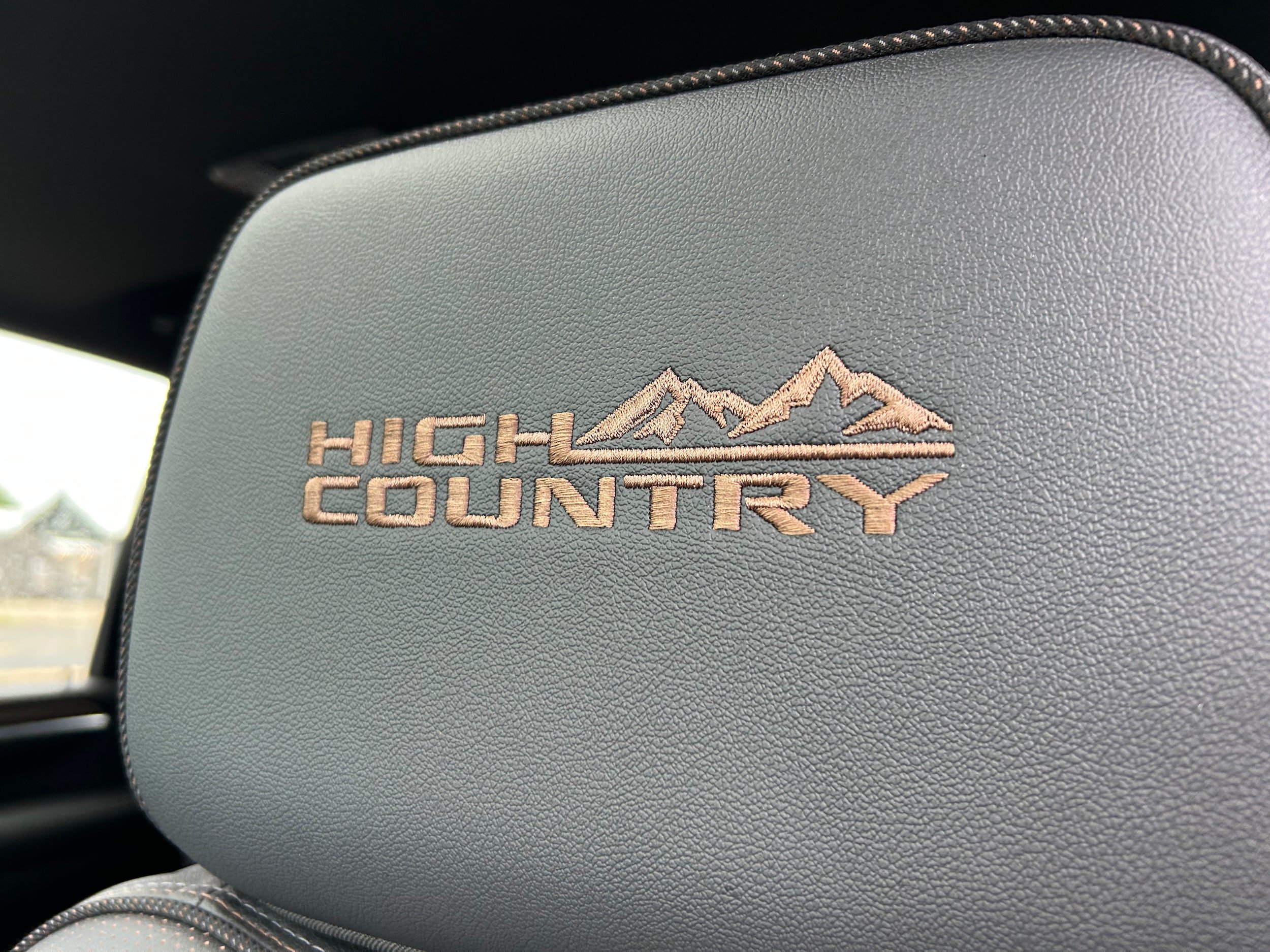 Used 2024 Chevrolet Silverado 2500 High Country w/ High Country Premium Package AWD/4WD image 24