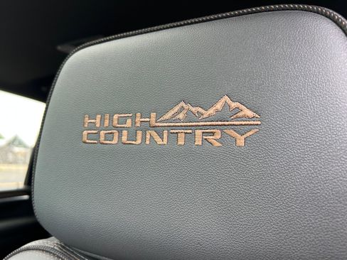 Used 2024 Chevrolet Silverado 2500 High Country w/ High Country Premium Package AWD/4WD image 24