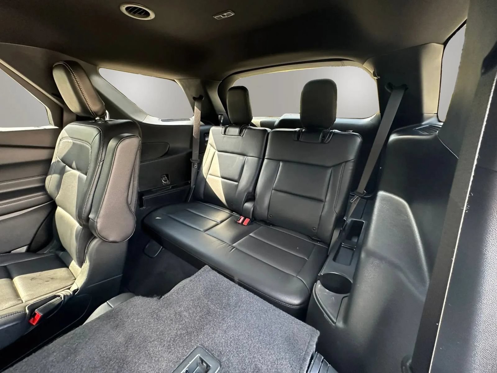Used 2020 Ford Explorer XLT w/ Equipment Group 202A RWD image 19