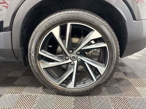 Used 2022 Volvo XC40 T5 R-Design w/ Climate Package AWD/4WD image 34