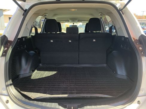 Used 2016 Toyota RAV4 LE image 34