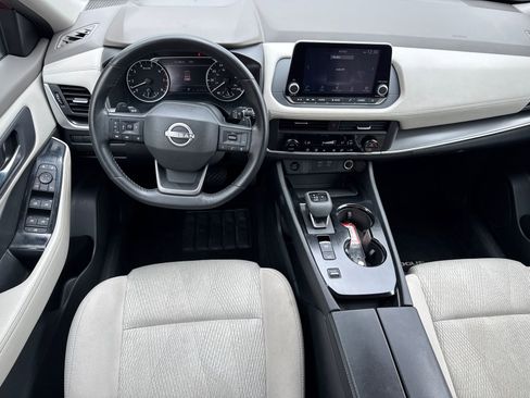 Used 2025 Nissan Rogue SV FWD image 23