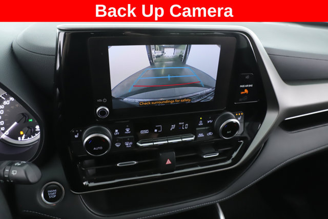 Used 2024 Toyota Highlander LE AWD/4WD image 5