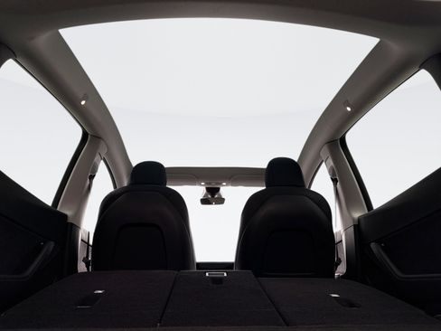 Used 2022 Tesla Model Y Performance image 18