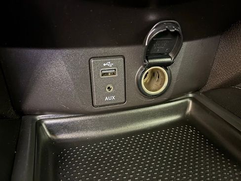 Used 2017 Nissan Rogue SL w/ SL Premium Package image 30