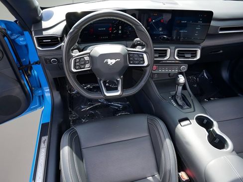 Used 2025 Ford Mustang GT Premium RWD image 13