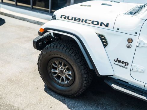 Used 2022 Jeep Wrangler Unlimited Rubicon w/ Trailer Tow Package AWD/4WD image 5