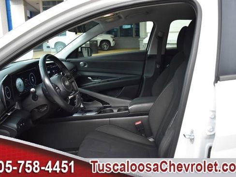 Used 2022 Hyundai Elantra SEL w/ Convenience Package image 18