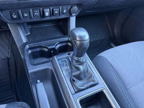 Used 2021 Toyota Tacoma TRD Off-Road w/ Technology Package image 24