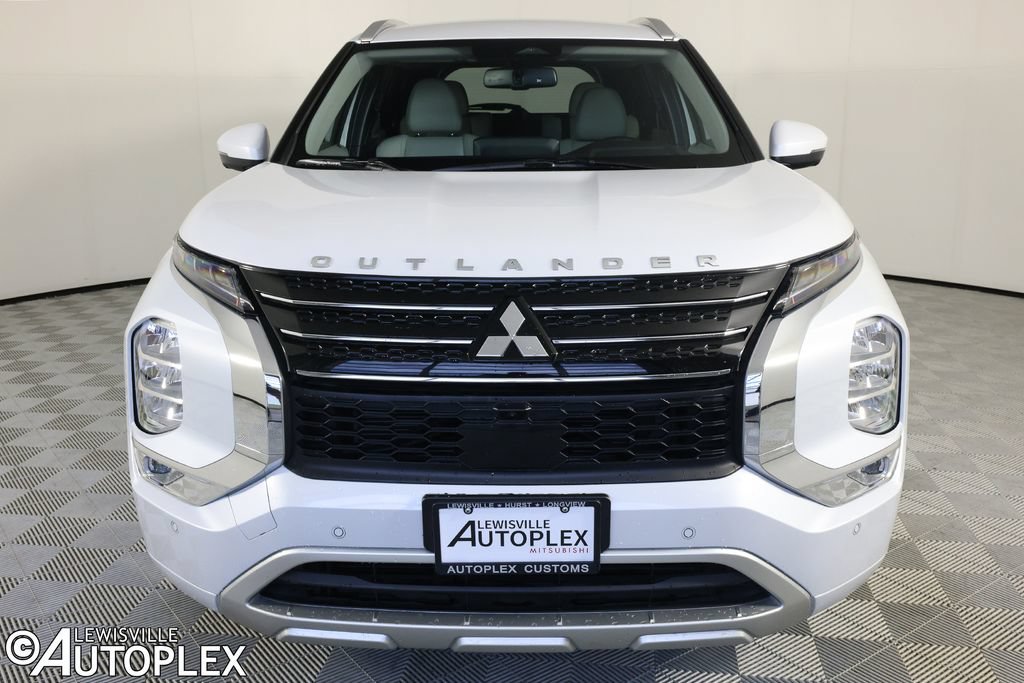 Used 2024 Mitsubishi Outlander SEL FWD image 2