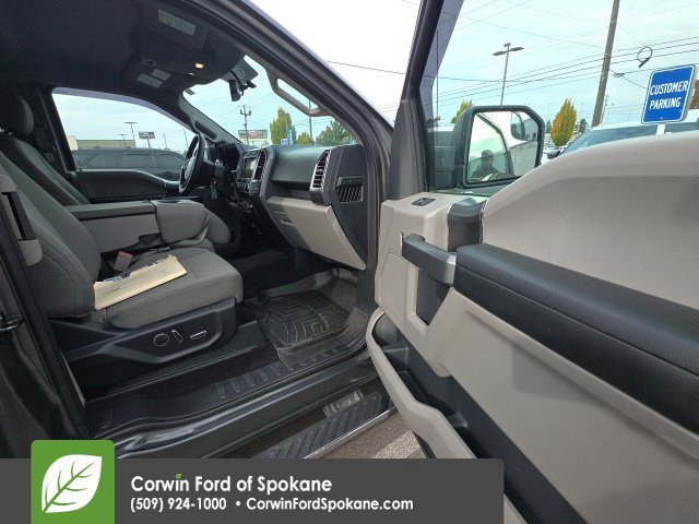Used 2016 Ford F150 XLT w/ Equipment Group 302A Luxury AWD/4WD image 23