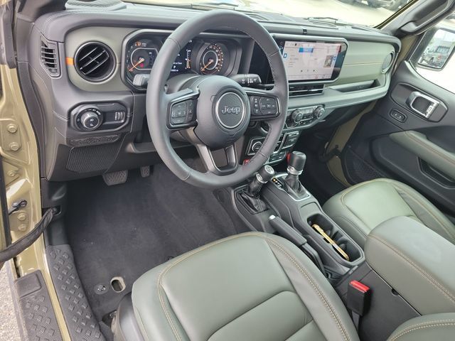 Used 2025 Jeep Gladiator Mojave AWD/4WD image 15