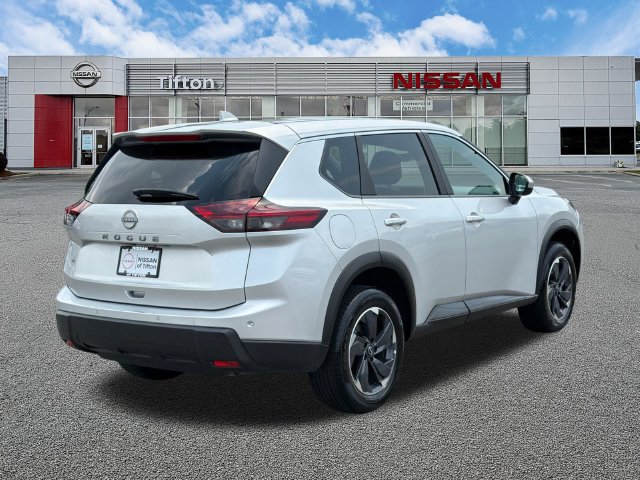 Used 2025 Nissan Rogue SV FWD image 7