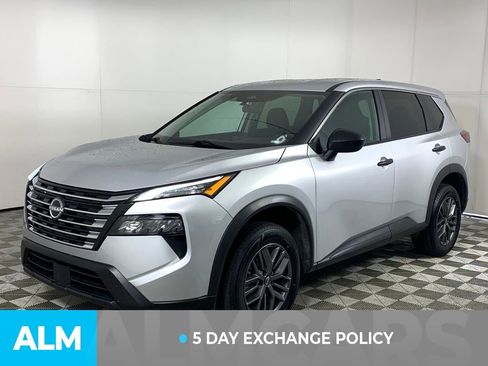 Used 2024 Nissan Rogue S image 5