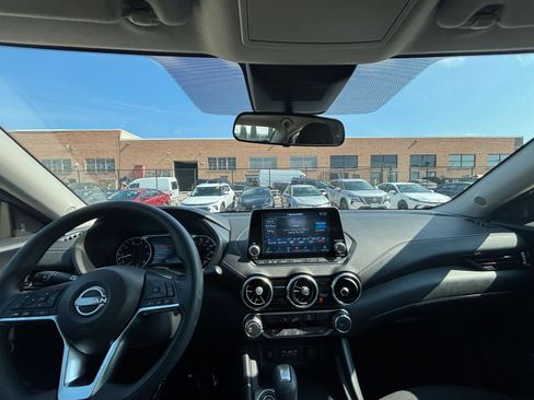 Used 2025 Nissan Sentra SV FWD image 31