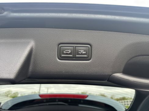 Used 2022 Kia Carnival SX image 13