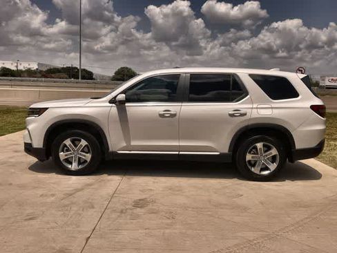 Used 2024 Honda Pilot EX-L image 4
