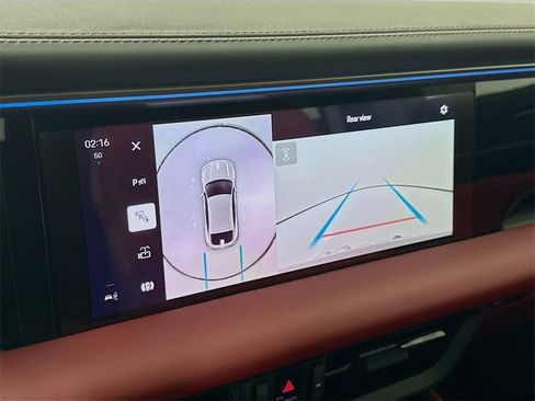 New 2025 Porsche Macan Electric image 19