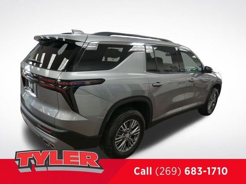 New 2025 Chevrolet Traverse LT w/ Driver Confidence Package image 8