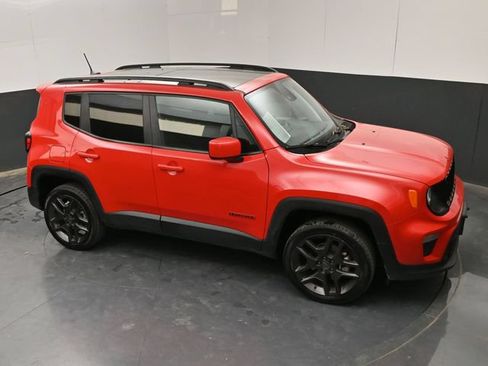 Used 2022 Jeep Renegade Latitude w/ Sun/Sound Group AWD/4WD image 22