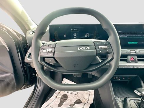 New 2026 Kia K4 LXS FWD image 11