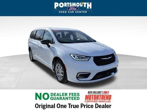 Used 2024 Chrysler Pacifica Touring-L image 1