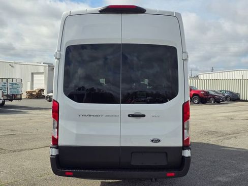 Used 2025 Ford Transit 350 XLT image 4