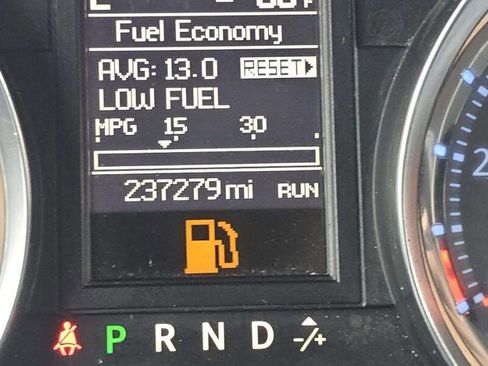 Used 2014 Chrysler Town & Country Touring image 10