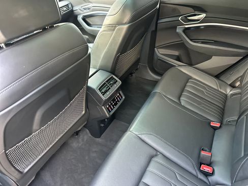 Used 2024 Audi Q8 e-tron Prestige w/ Prestige Package image 4