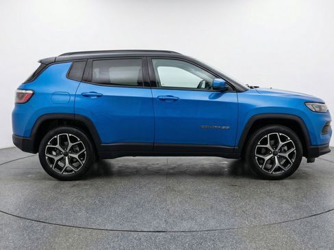 Used 2025 Jeep Compass Limited AWD/4WD image 11