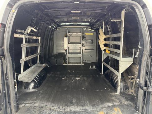 Used 2018 Chevrolet Express 2500 w/ Driver Convenience Package image 16