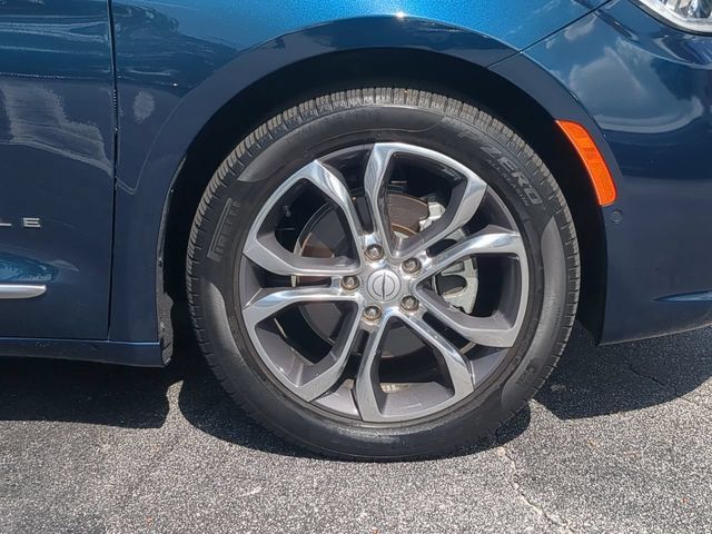 Used 2025 Chrysler Pacifica Pinnacle w/ Trailer Tow Group FWD image 11