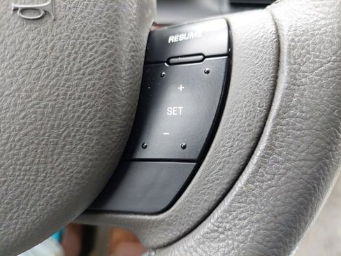 Used 2011 Ford Crown Victoria LX w/ Comfort Appearance Pkg image 25