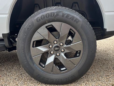 New 2025 Ford F150 Lightning Flash image 30