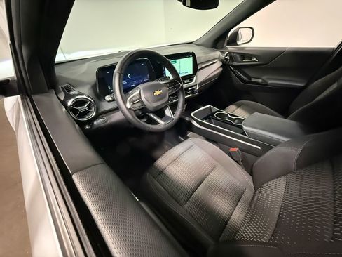 Used 2025 Chevrolet Equinox LT image 57