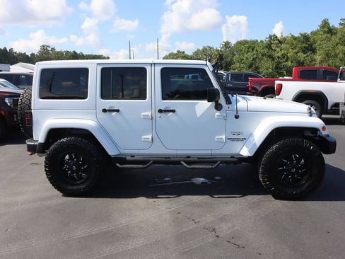 Used 2016 Jeep Wrangler Unlimited Sahara w/ Max Tow Package AWD/4WD image 10