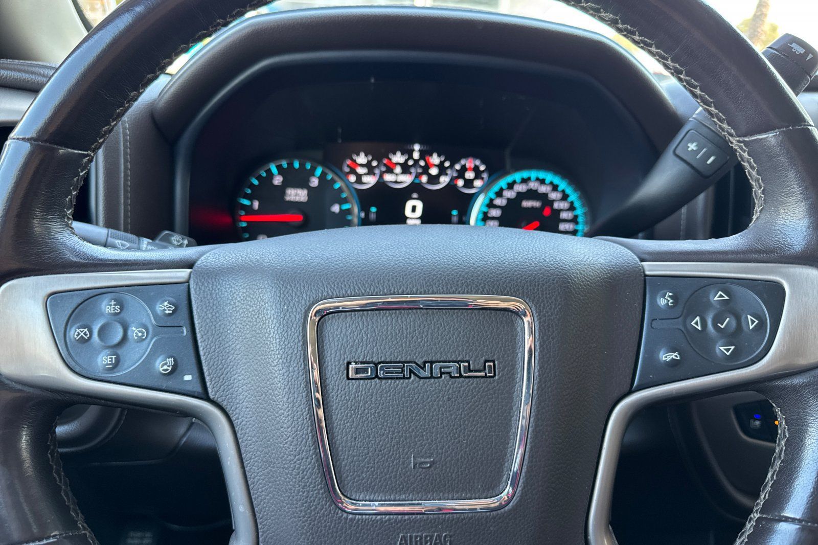 Used 2019 GMC Sierra 2500 Denali w/ Duramax Plus Package AWD/4WD image 24