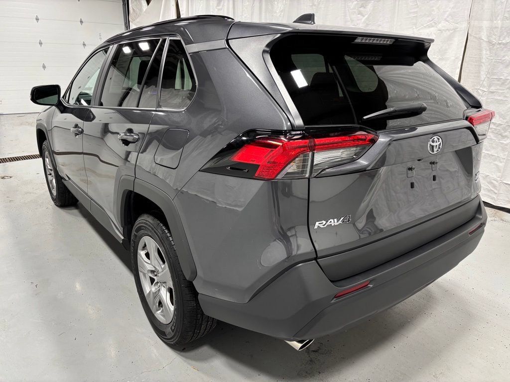 Used 2025 Toyota RAV4 XLE AWD/4WD image 5